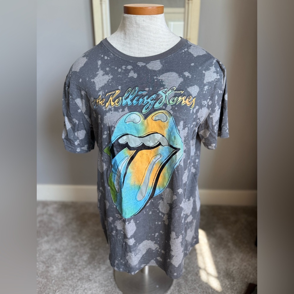 Rolling Stones Women’s Band Tee Shirt Size medium GUC